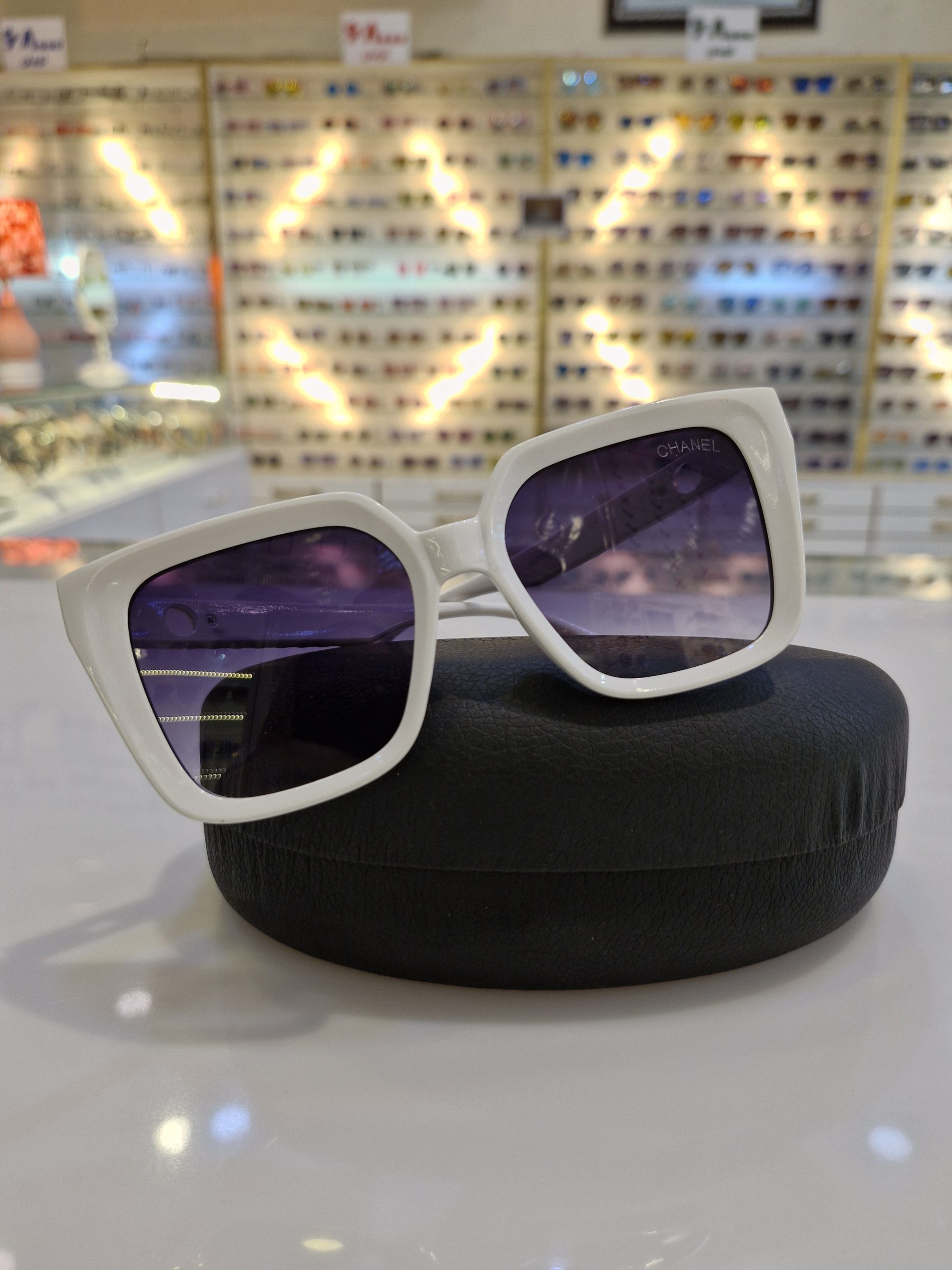 عینک سفید sunglasses whit chanel