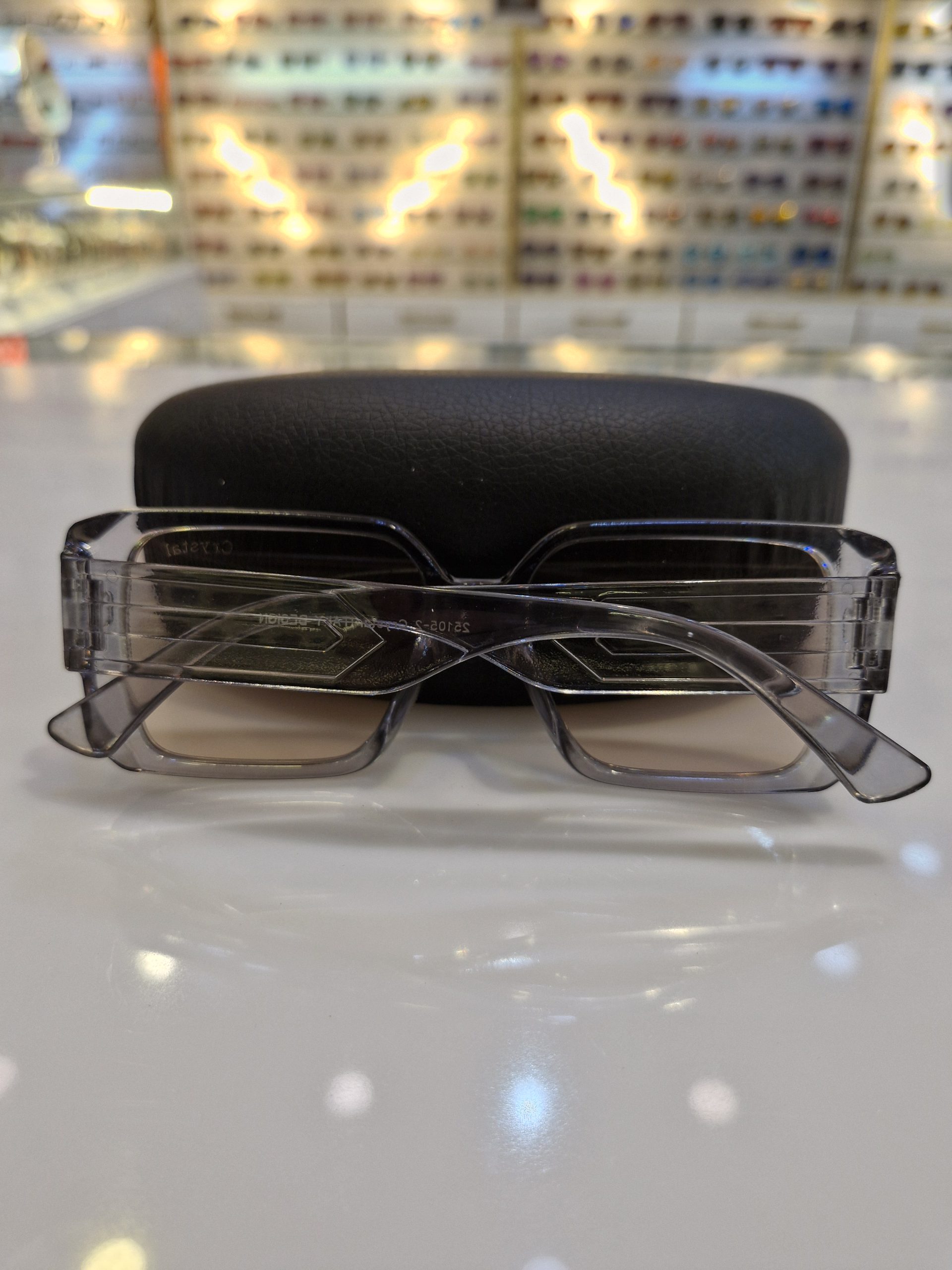 عینک جدید و خاص فریم تمام کریستالی با رنگ شیشه بژ