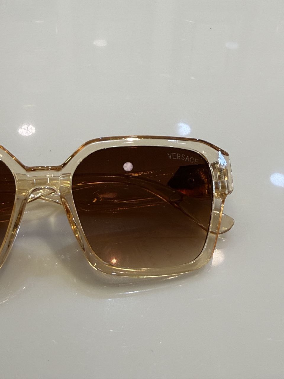 عینک دودی یووی۴۰۰ برند ورساچ رنگ نباتی ترند