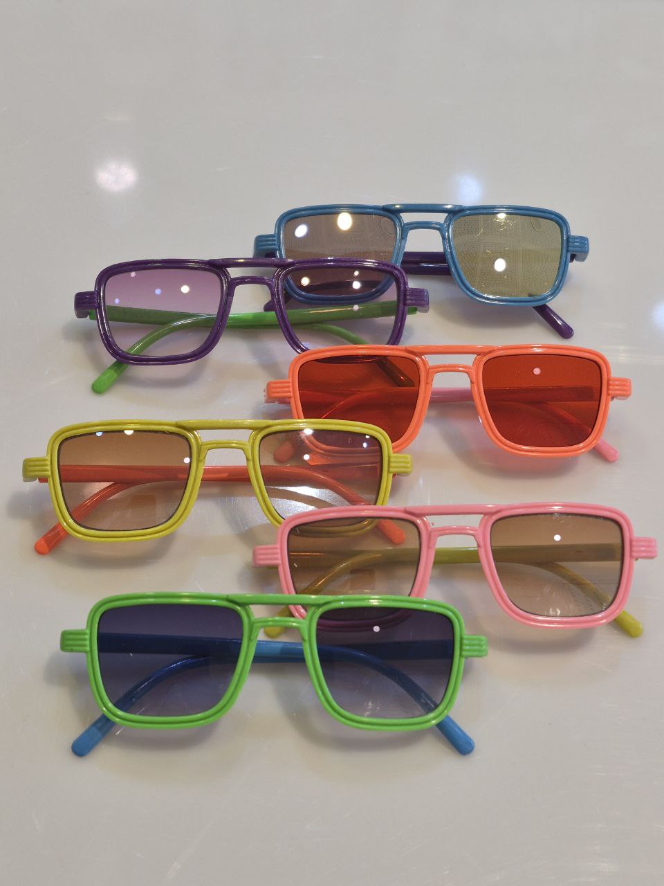 عینک بچه گانه نارنجی یووی۴۰۰